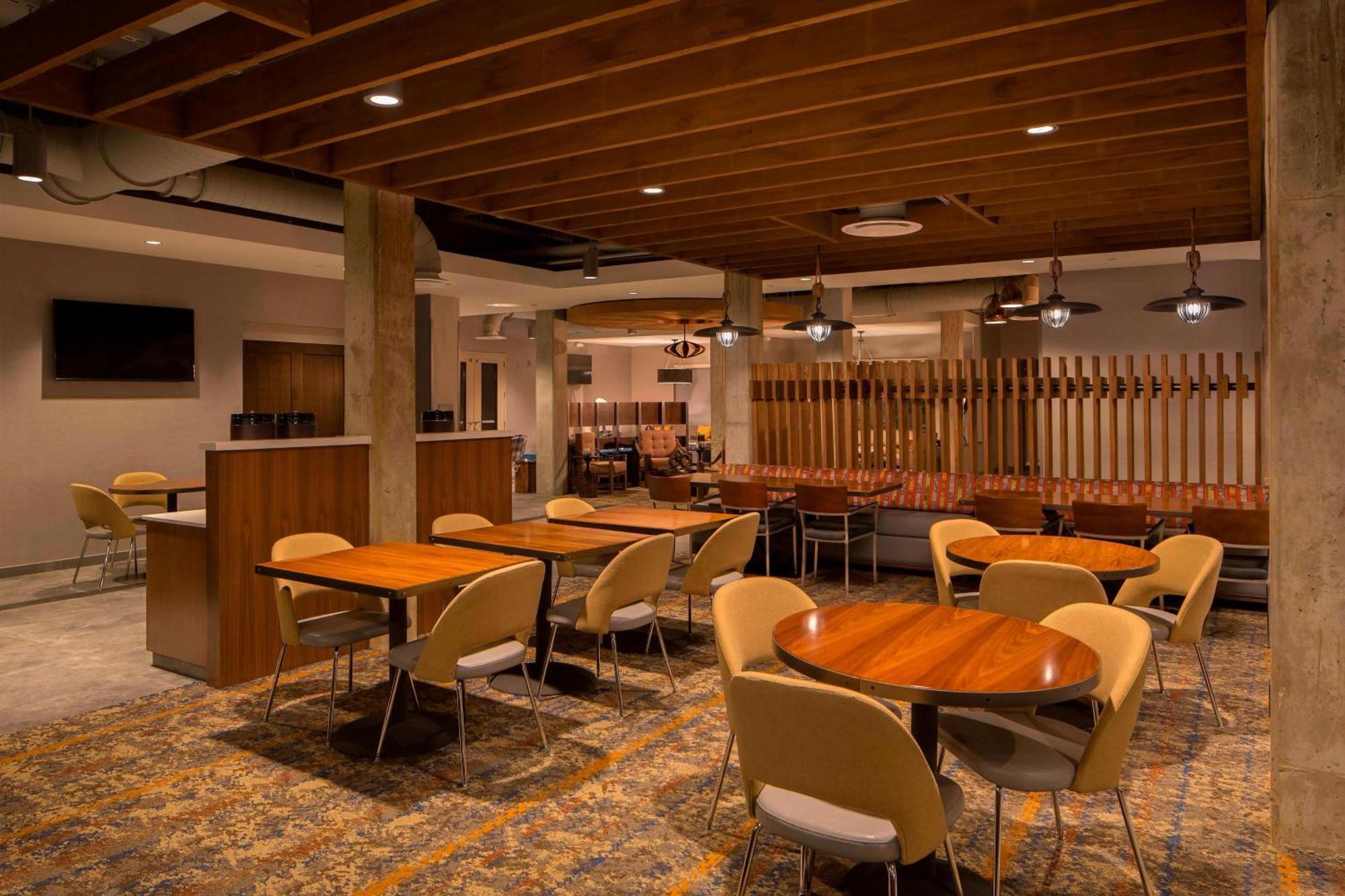Towneplace Suites By Marriott Foley At Owa Exterior photo